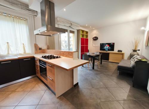 Casalecchio di Reno Apartment | Appartamento con Wi-Fi, Cucina e Wallbox, San Luca e Villa chiara