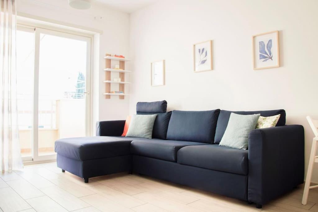 Quartiere XXIX Ponte Mammolo Apartment | Appartamento Moderno e Luminoso (Metro B)