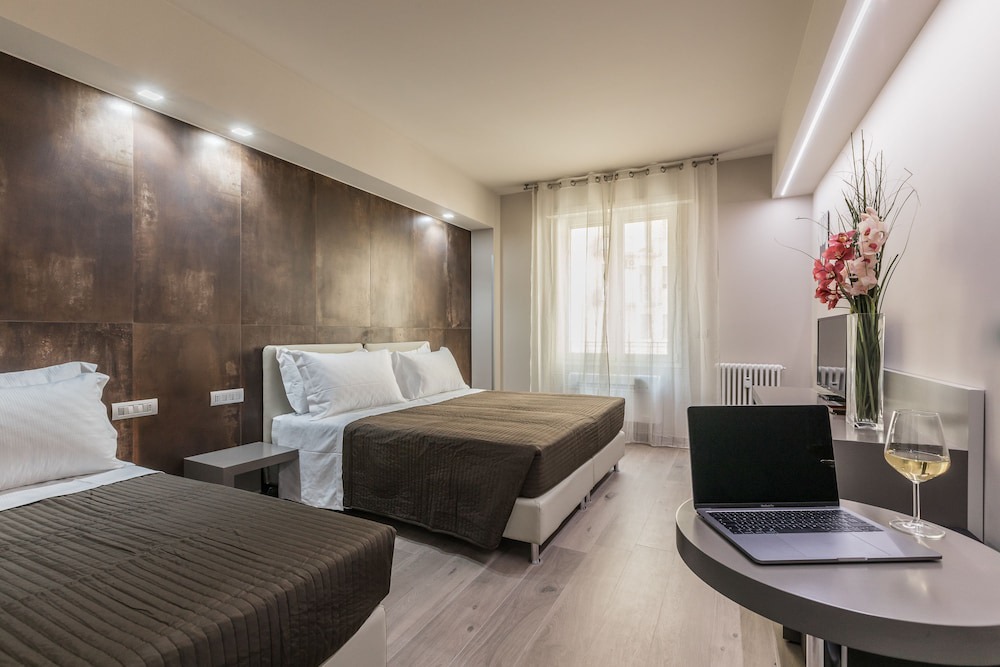 Historic Center Hotel | Astoria Deluxe Rooms