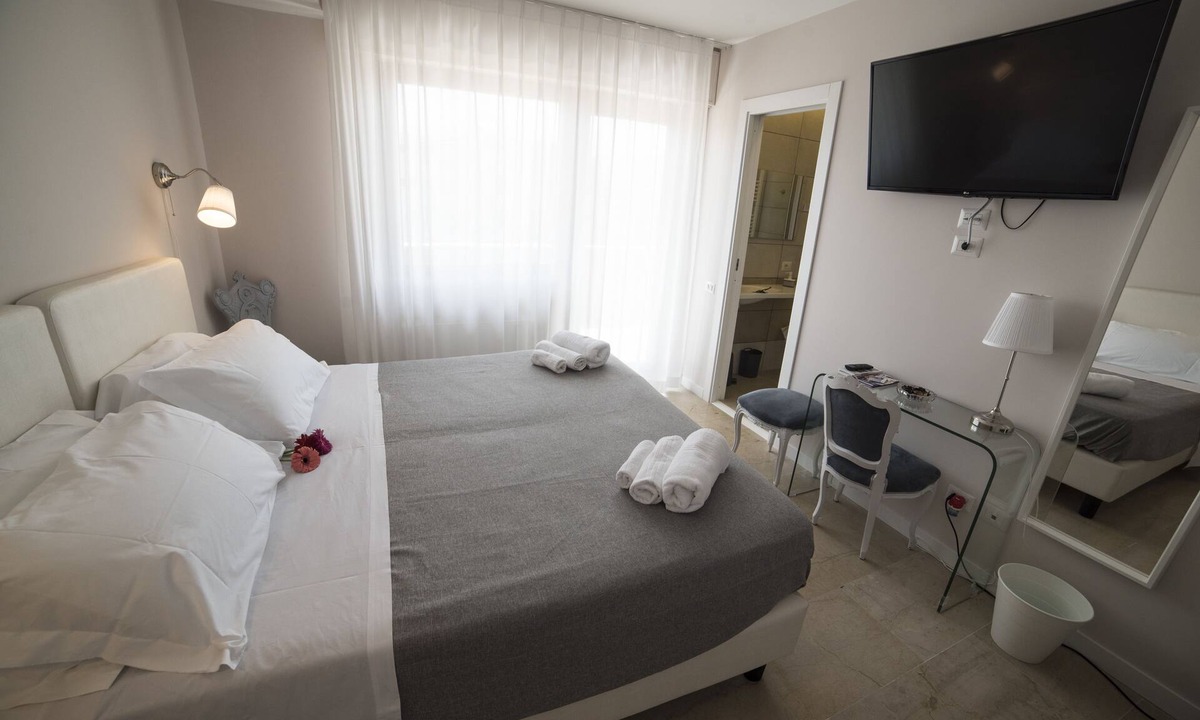 Ruggero Settimo Bed & Breakfast | Attico 33 B&B