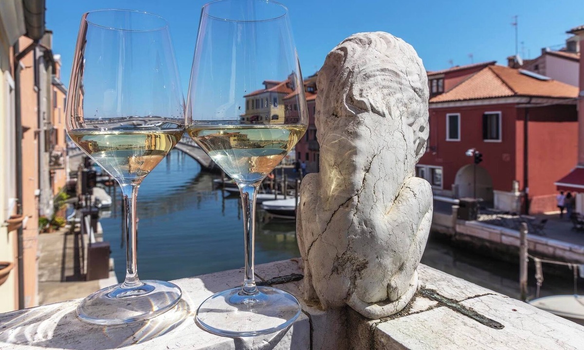 Chioggia Apartment | Attilia Suite Historical House in Chioggia canal view Vena Laguna di Venezia