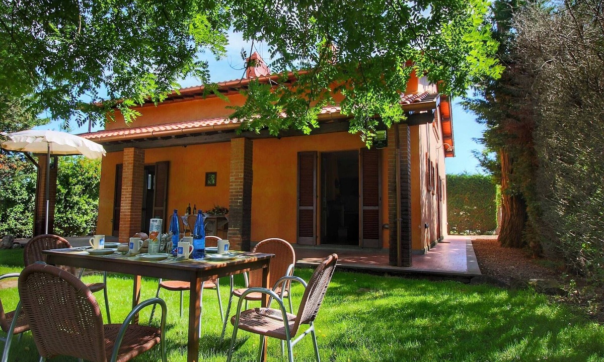 Santarello Apartment | Attractive mansion with pool