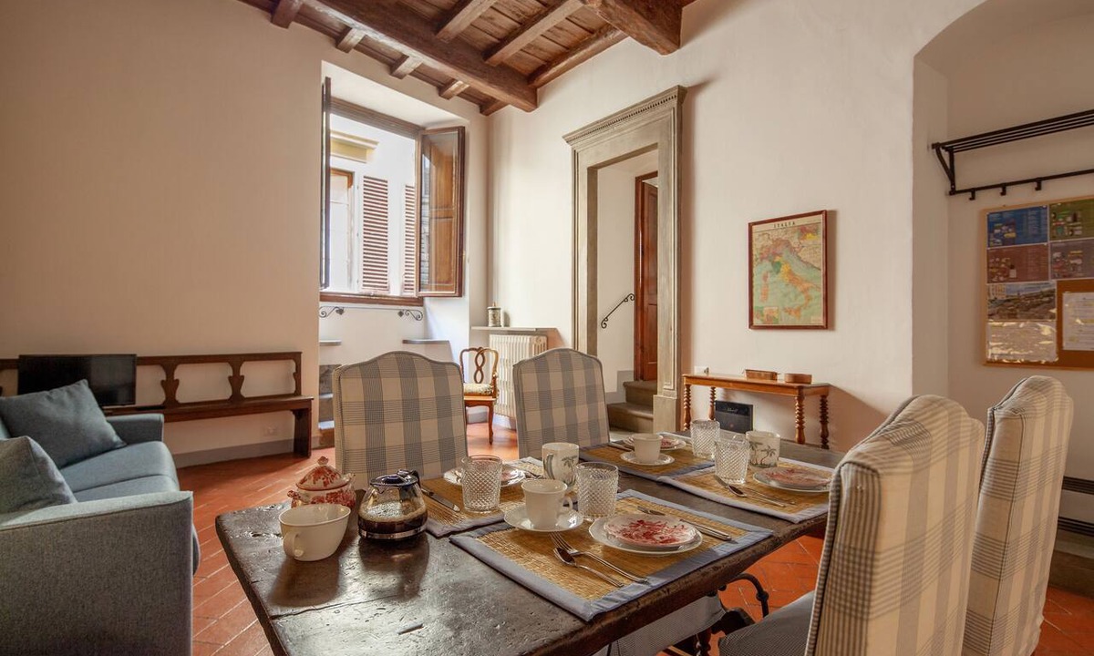 Duomo Apartment | Aurora Apart: Renaissance Suite w/AC BDR, new BTH, easy walking to all sites!