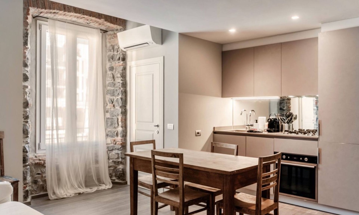 Como Apartment | Authentic Atmosphere in Como (Romantic Chic)