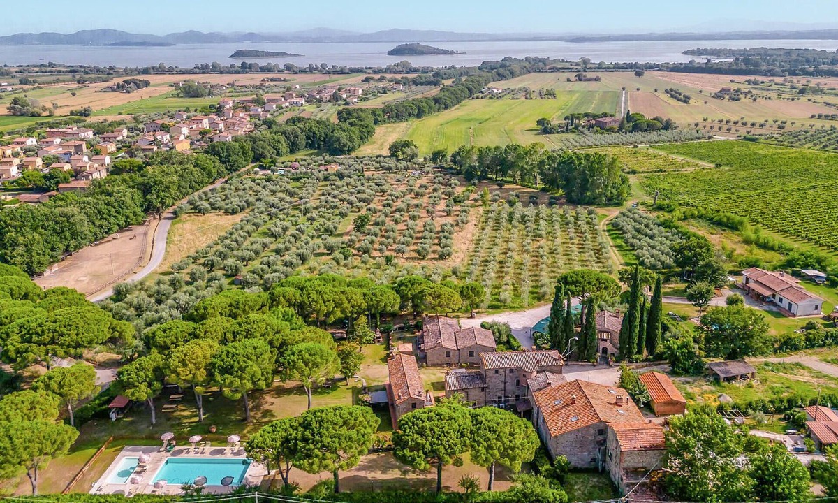 Vernazzano Basso Apartment | Awesome apartment in Tuoro sul Trasimeno