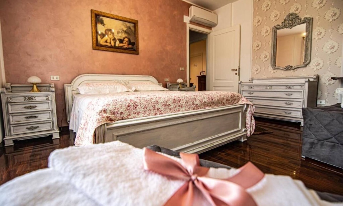 San Benedetto del Tronto Bed & Breakfast | b&b Villa Lilac Rose Room (UMBRELLA, SEA BEDS, BICYCLES INCLUDED)