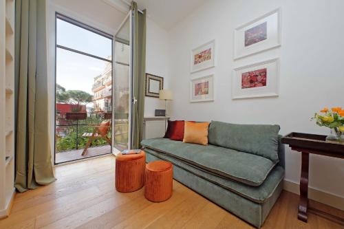 Monti Apartment | Balcony al Colosseo by Luxury Getaways