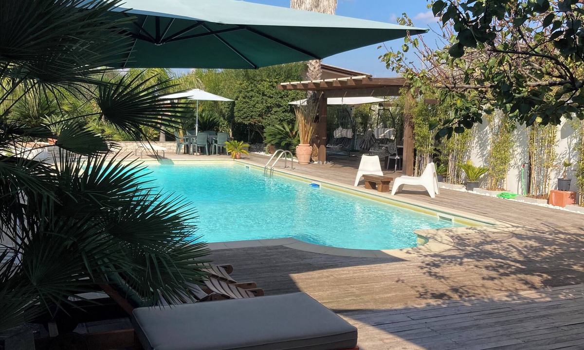 Aprilia Villa | Bamboo villa with private pool near Rome