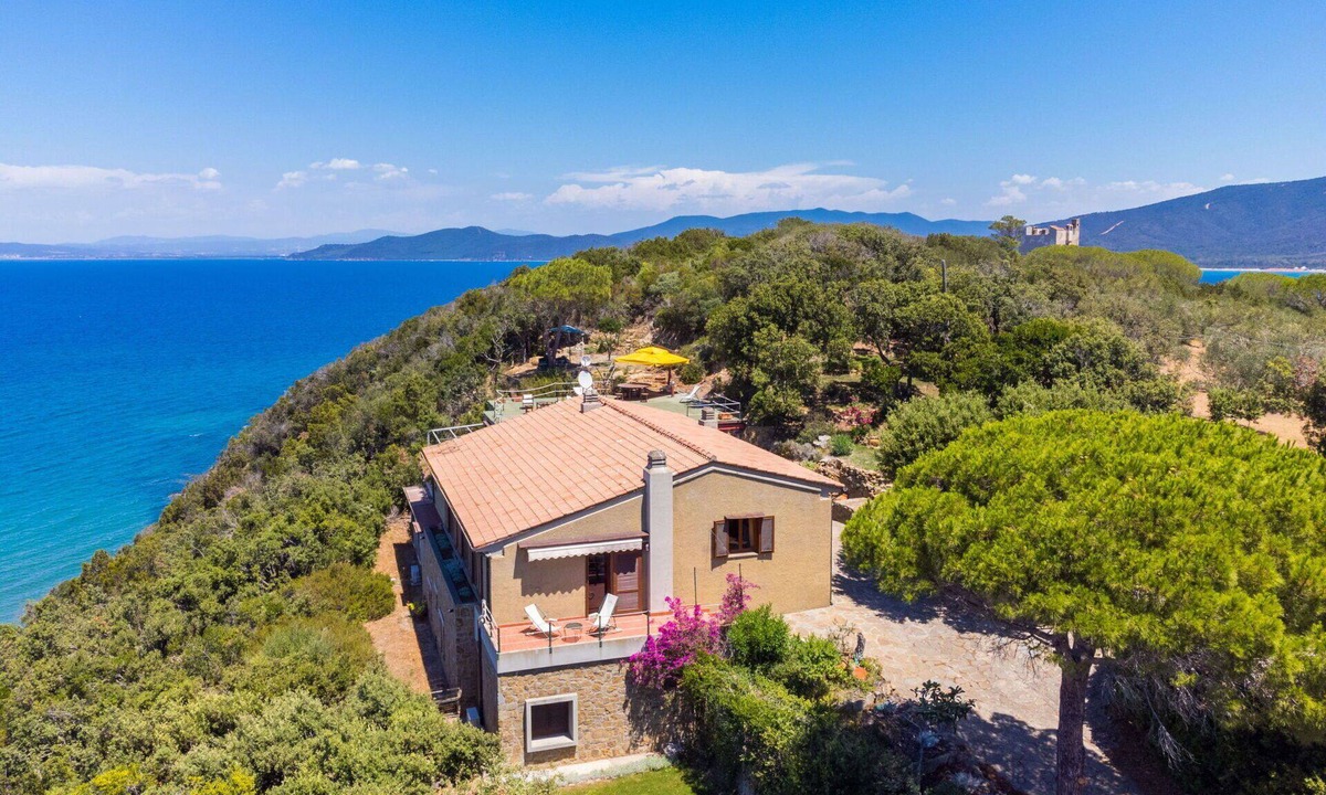 Punta Ala Villa | Beautiful private villa for 10 guests with WIFI, A/C, TV, terrace and pets allowed
