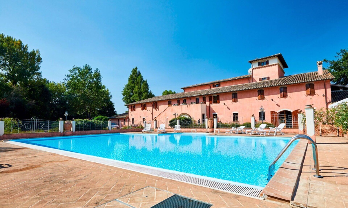 San Brizio Apartment | Beautiful apartment for 5 guests with WIFI, pool, TV, balcony and pets allowed, close to Spoleto