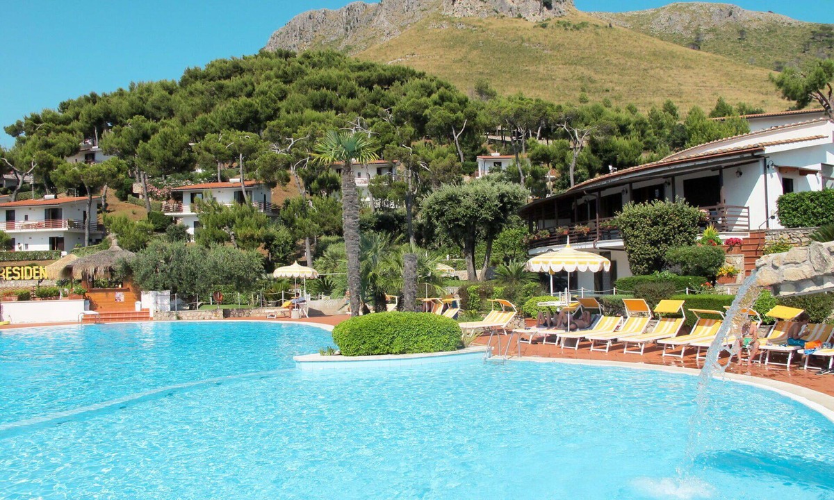 Sperlonga Apartment | Beautiful apartment for 6 people with A/C, pool, WIFI, TV, terrace and pets allowed