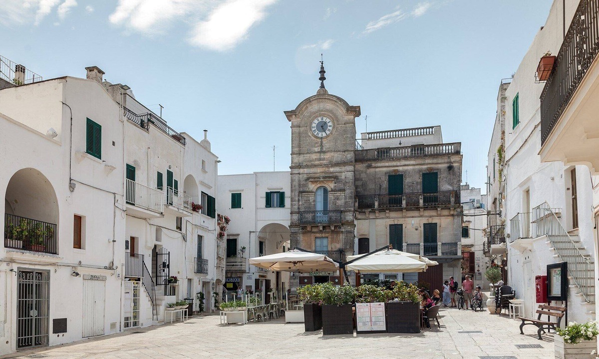 Old Town Cisternino Apartment | Beautiful Garden Apartment in Cisternino