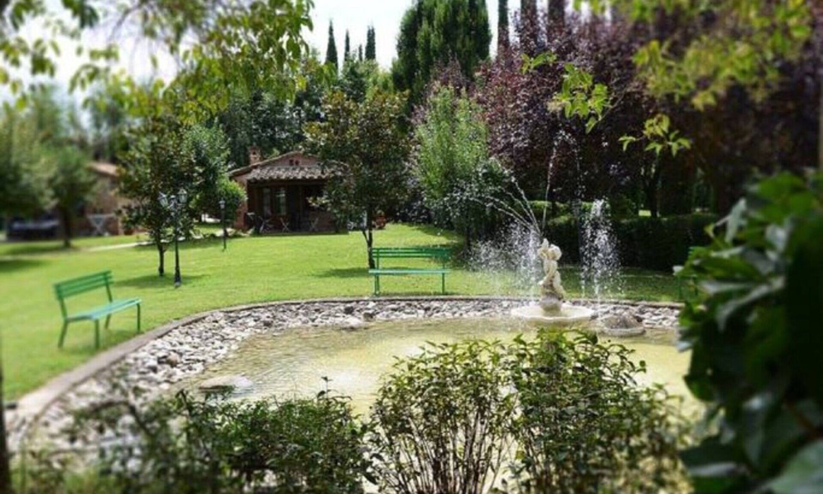 Castiglione del Lago Apartment | Beautiful apartment for 4 guests with pool, WIFI, patio and pets allowed