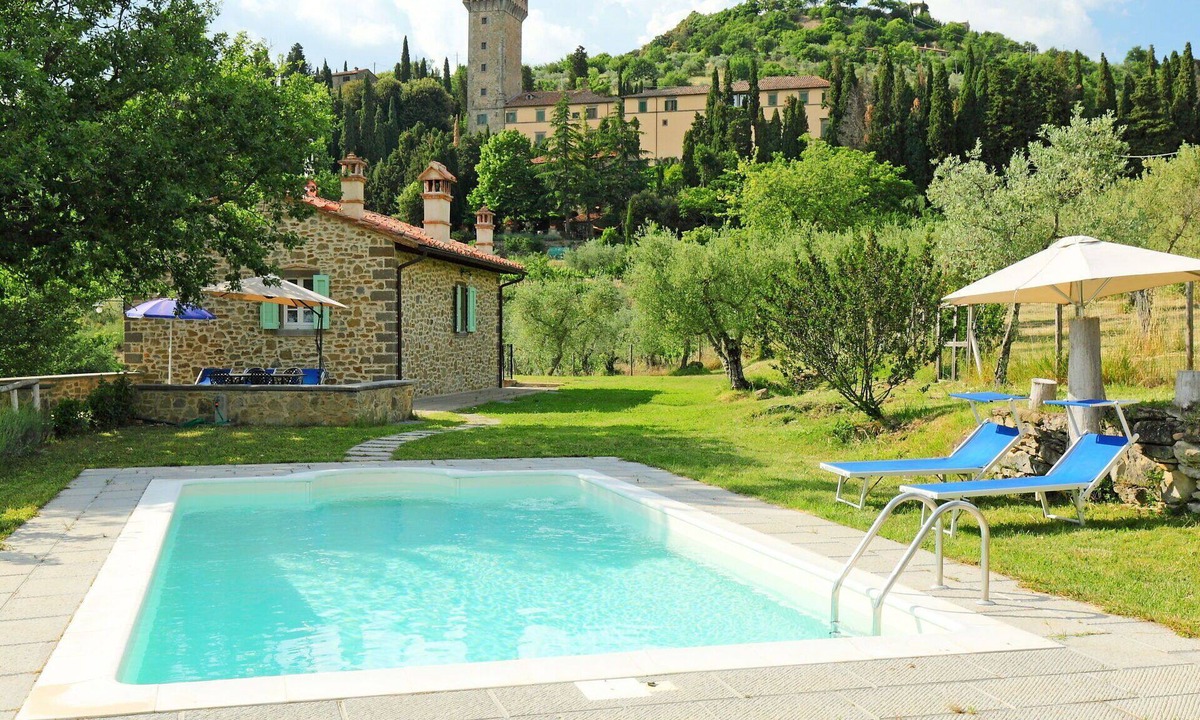 Cortona Villa | Beautiful private villa for 6 guests with private pool, WIFI, A/C, TV, patio and pets allowed