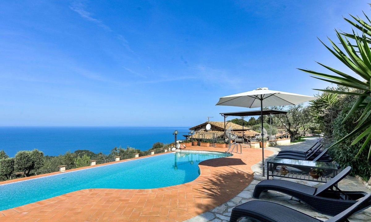 Monte Argentario Villa | Beautiful private villa for 8 guests with WIFI, private pool, TV and patio