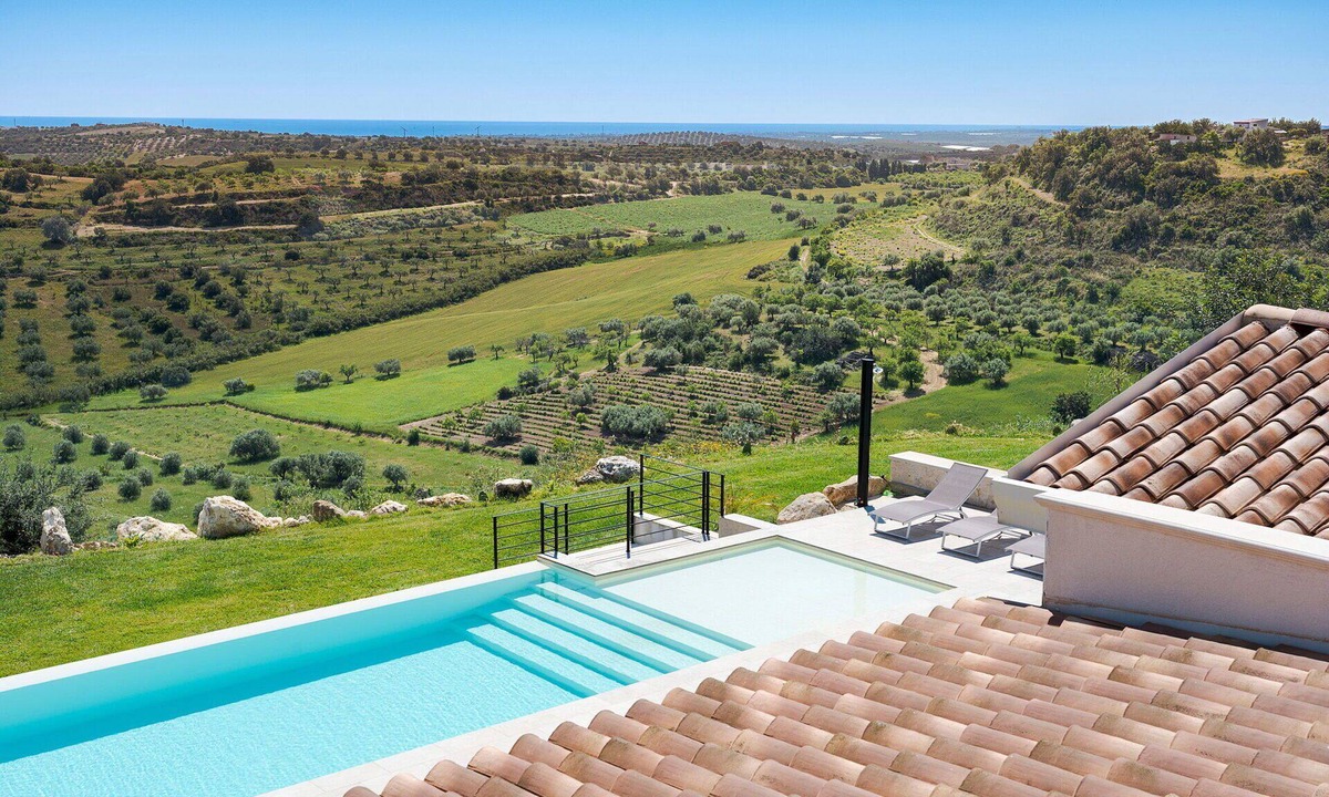Noto Villa | Beautiful private villa for 8 guests with private pool, WIFI, A/C, TV, terrace and panoramic view