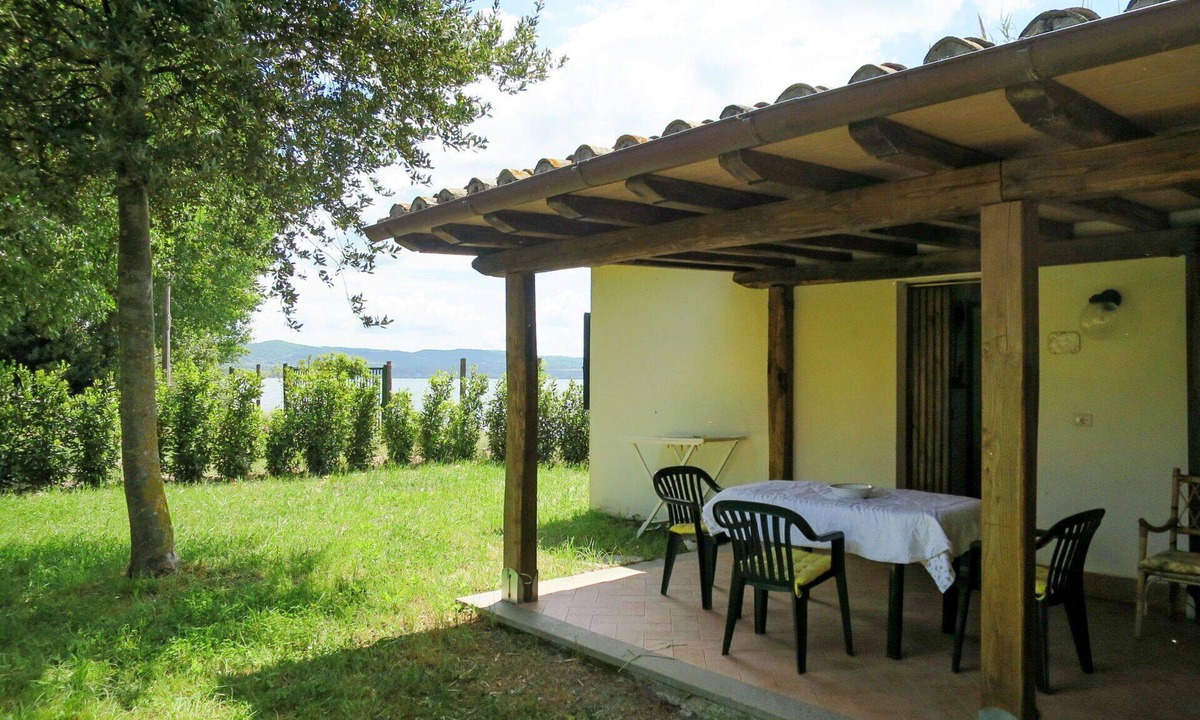 Bolsena House | Beautiful private villa for 2 guests with pool, TV, patio and pets allowed