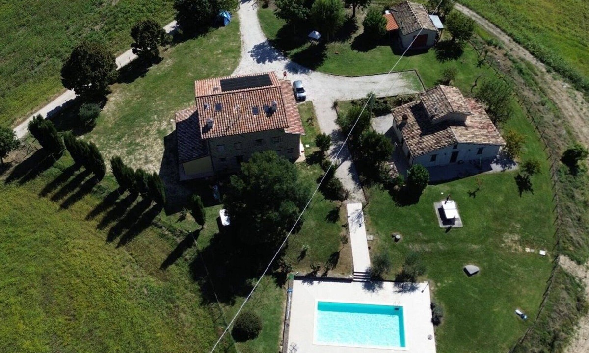 Amandola Villa | Beautiful private villa for 14 guests with private pool, WIFI, pets allowed and panoramic view