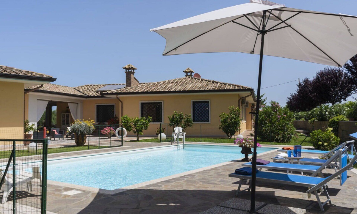 Marta House | Beautiful private villa for 10 guests with WIFI, A/C, private pool and patio