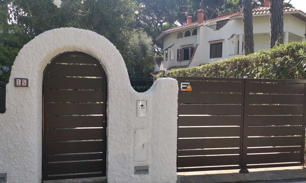 Fregenae Villa | Beautiful villa in the pine forest with private garden