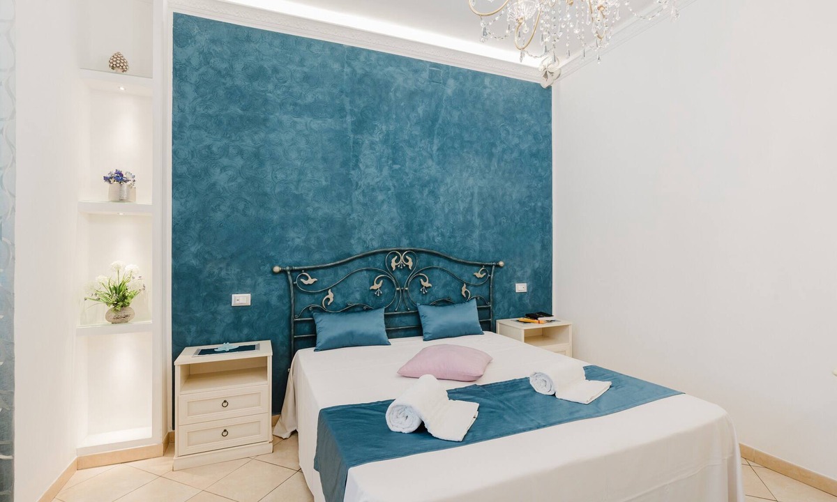 San Vito Lo Capo Bed & Breakfast | Bed and Breakfast 'Le Ortensie Blu' with Shared Terrace, Wi-Fi and Air Conditioning