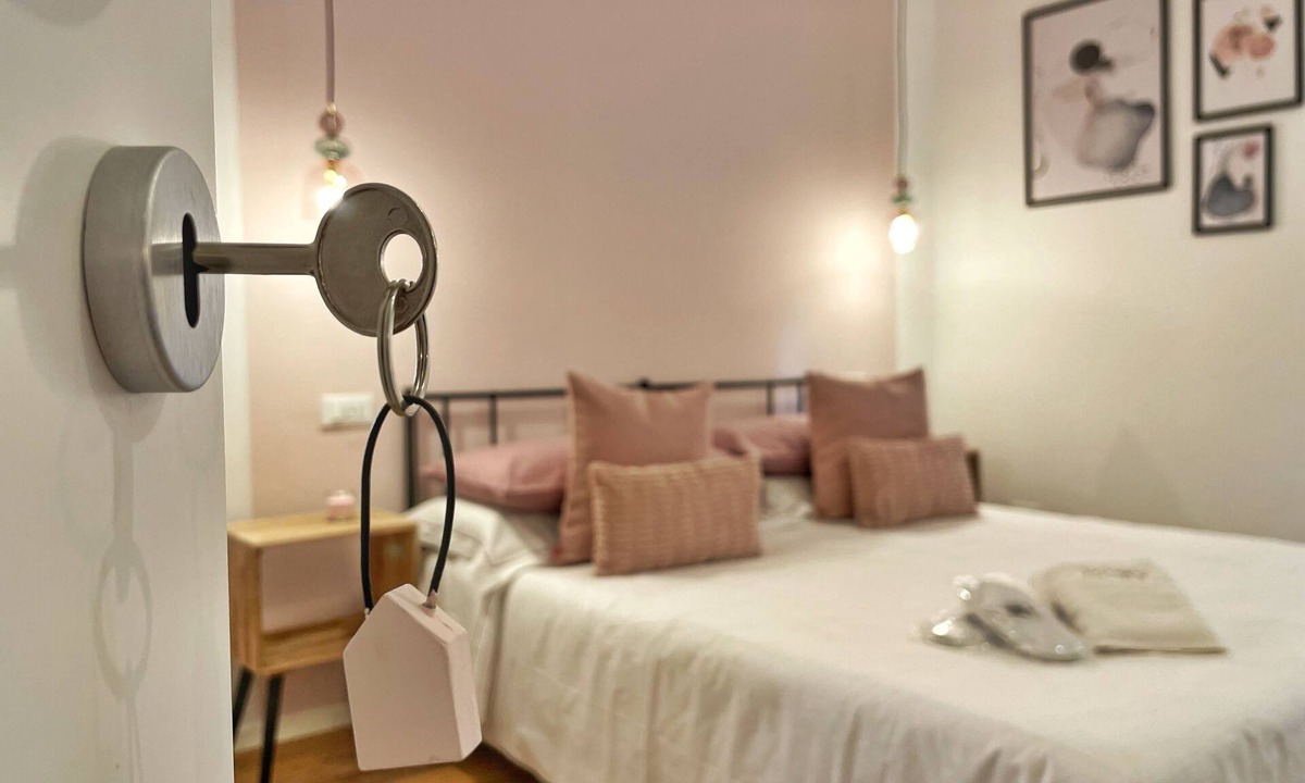 Santo Stefano Apartment | BeHappyS[Charming Balcony]-Near the centre&Rizzoli