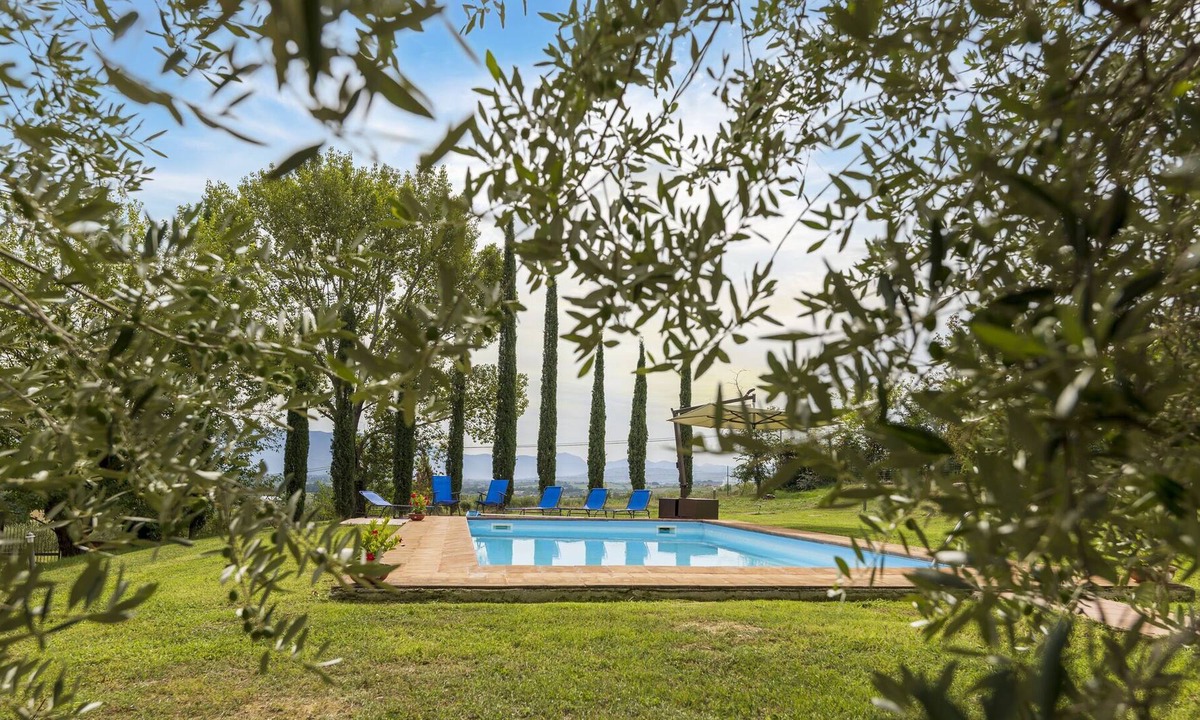 Cantalupo Villa | Belvilla by OYO Villa Collemancio