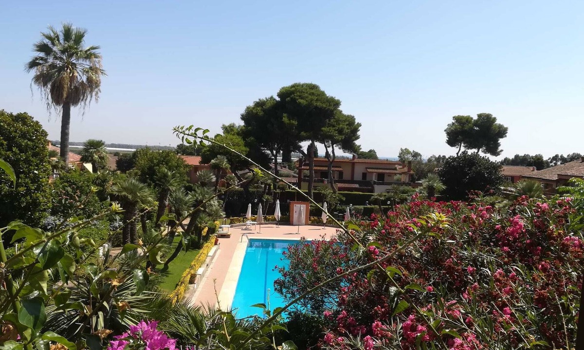Marina di San Nicola Villa | Bougainvilla: Villino con Giardino e Piscina