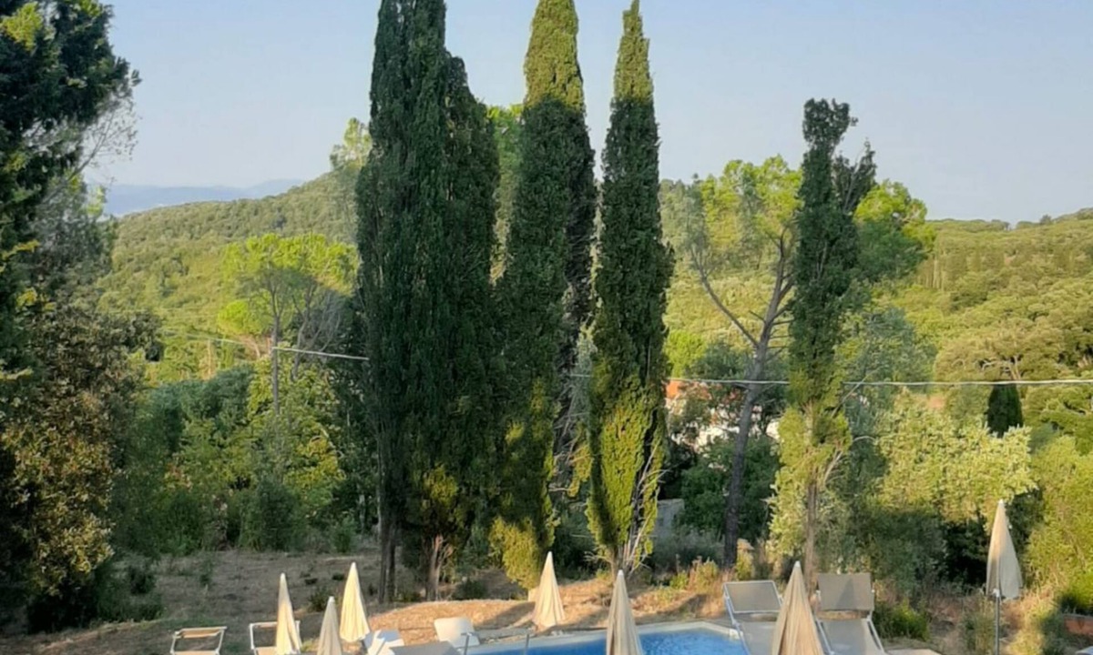 Suvereto Apartment | Brezza: Panoramic Farmhouse Apt with Pool & 2 Double Bedrooms