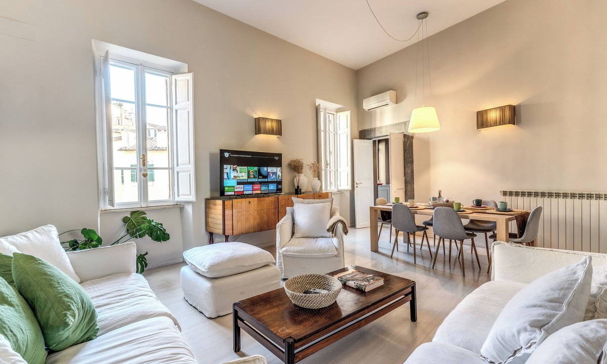 Rome City Centre Apartment | Bright and spacious 3 BDR Apt in Piazza Margana Rome