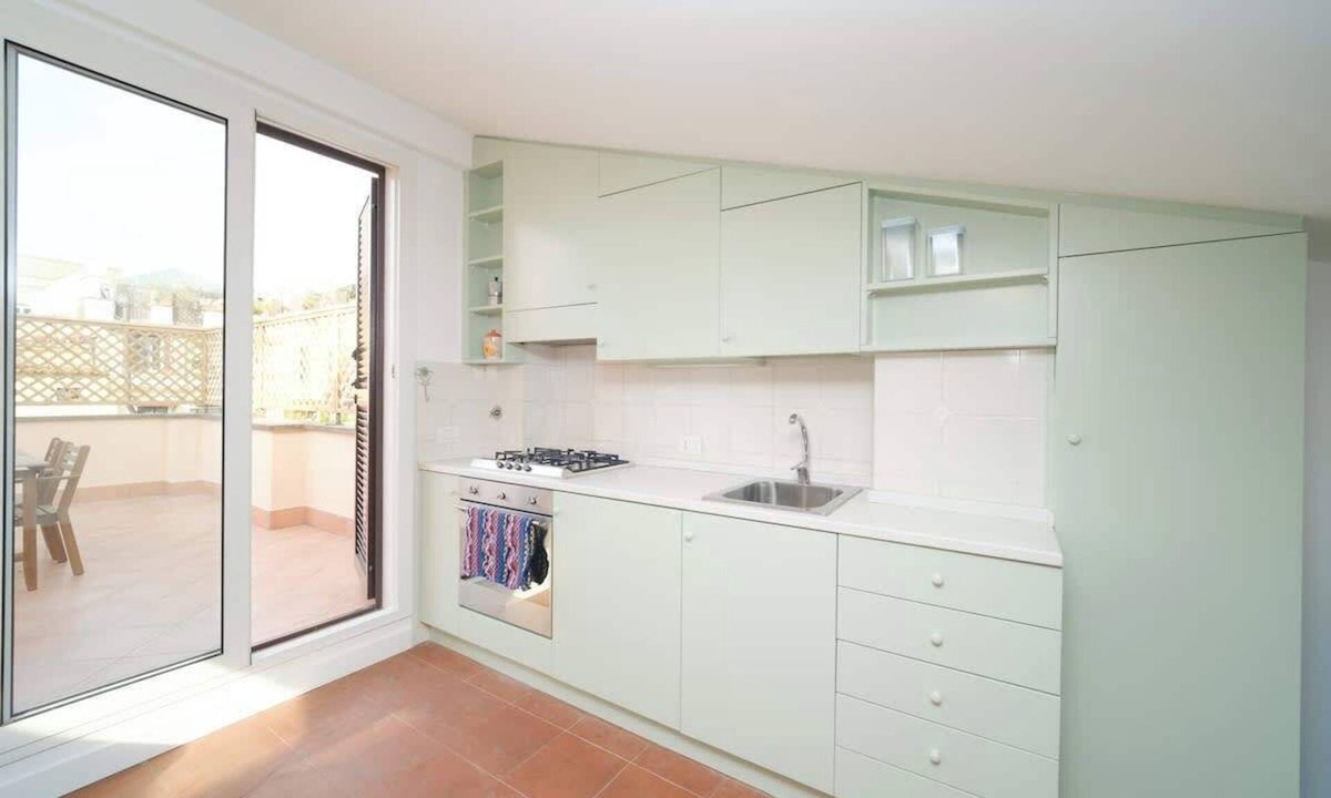 Rione II Trevi Apartment | BuddyRent - Juan's Trevi - Terrace - 6 guests