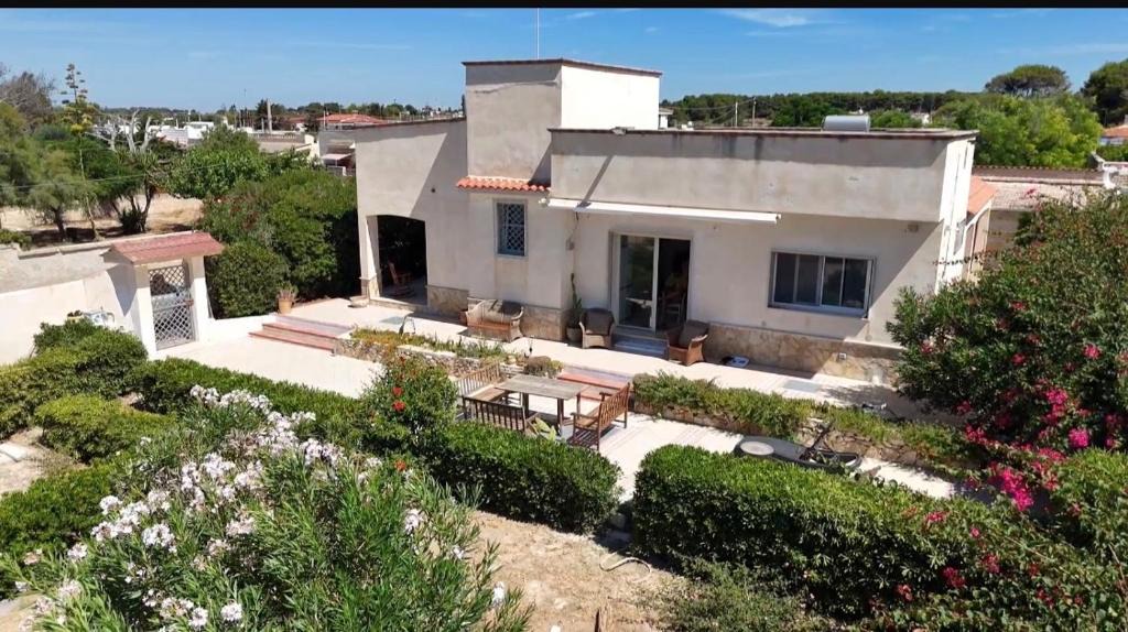Marina di Lizzano Villa | BuganVilla Villa sul mare indipendente con parcheggio privato