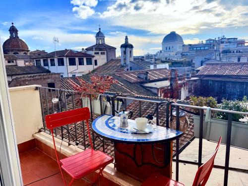 Rione XI Sant'Angelo Apartment | Caesar's Nest