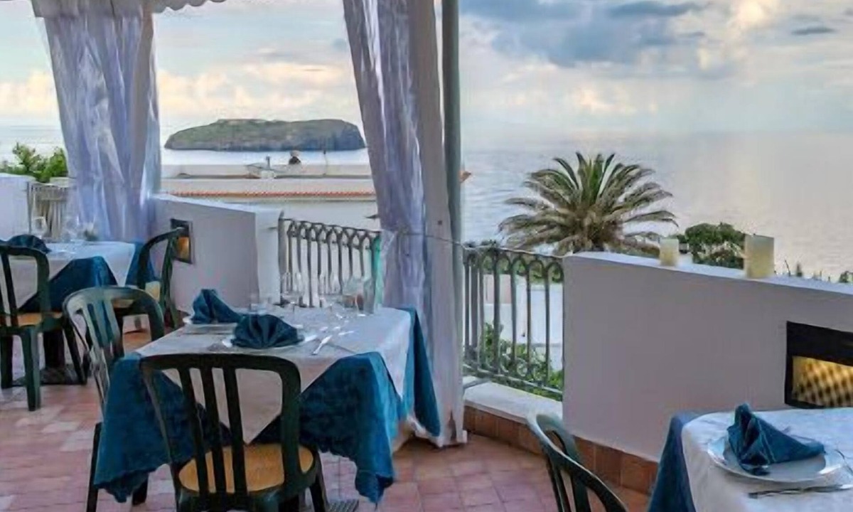 Ventotene Hotel | Calabattaglia