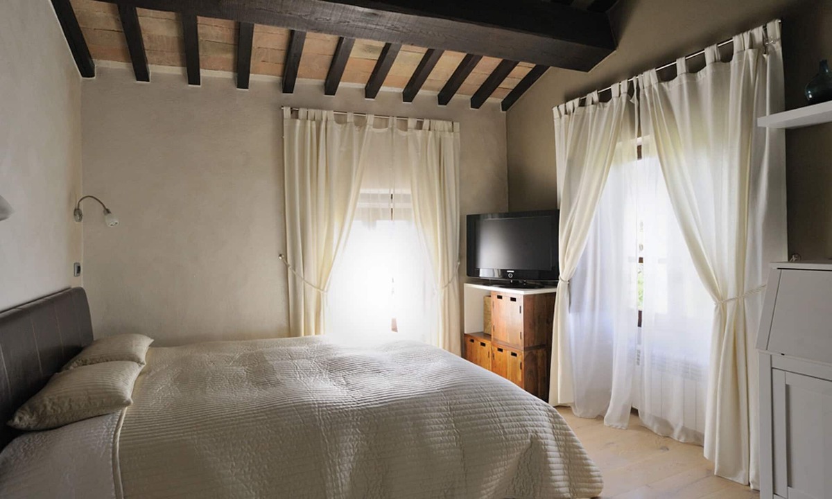 Montone House | Casa Avena guest house in Montone with big garden