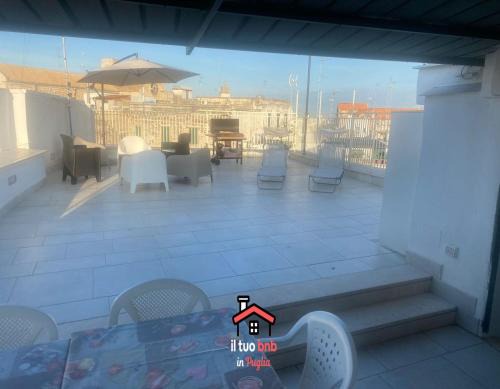 Bitonto Apartment | Casa Bianca il tuo Bnb, Big Terrace downtown, 15min Airport & Sea
