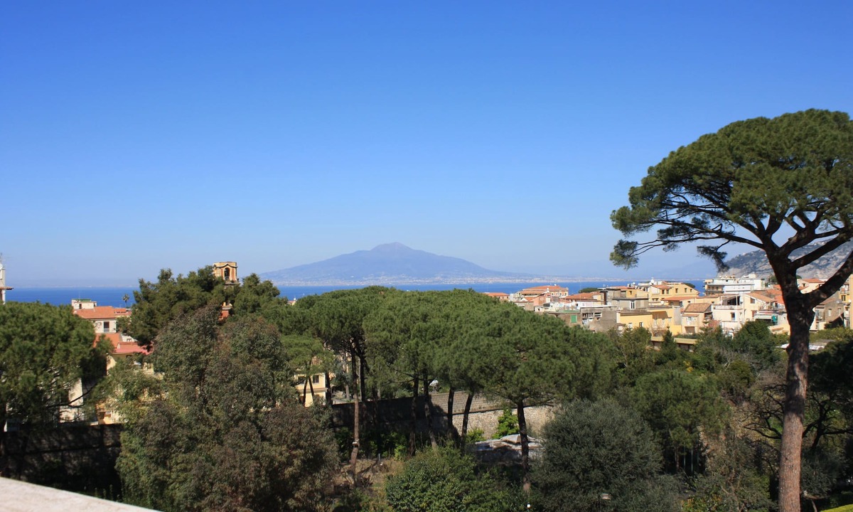 Sorrento City Centre House | Casa Bice, an Amazing view of Vesuvius in the heart of Sorrento with Pool