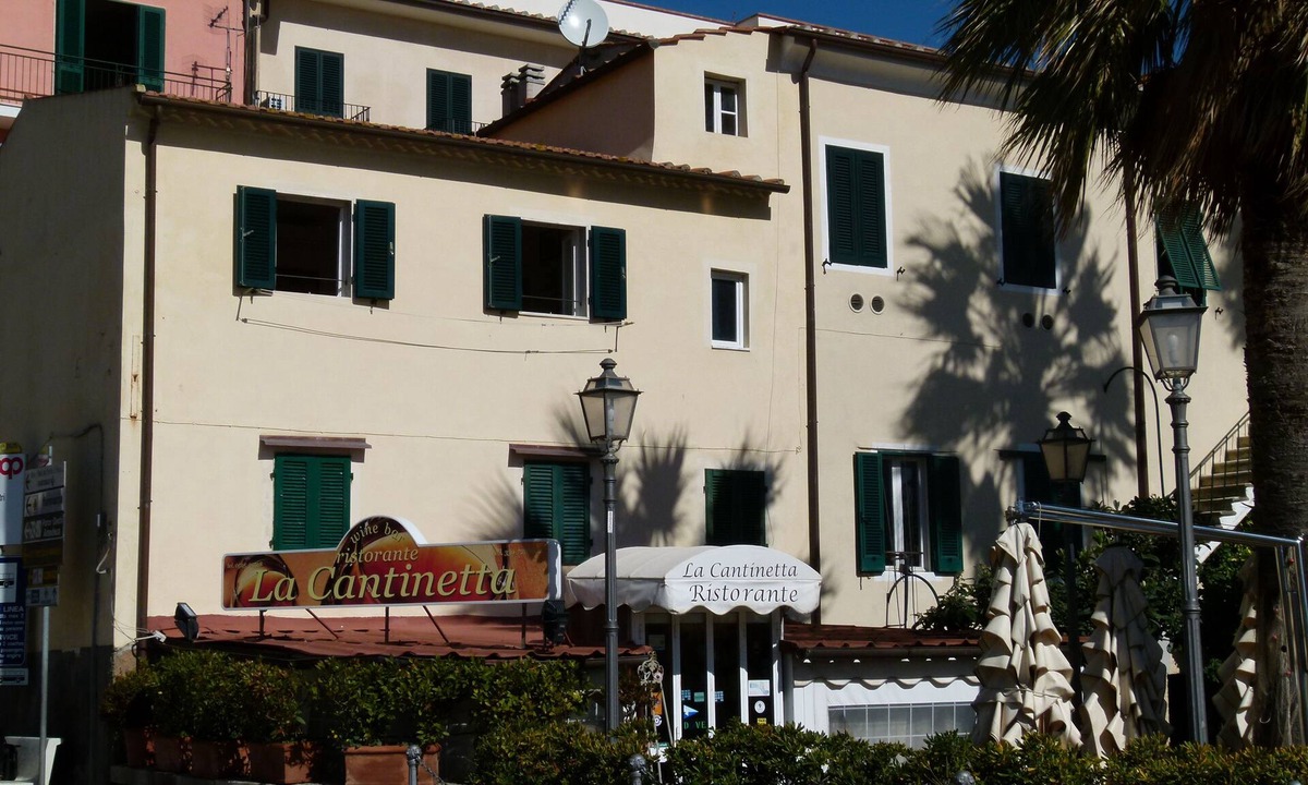 Porto Azzurro Apartment | Casa D'Alarcon 35, bright apartment on the Waterfront.