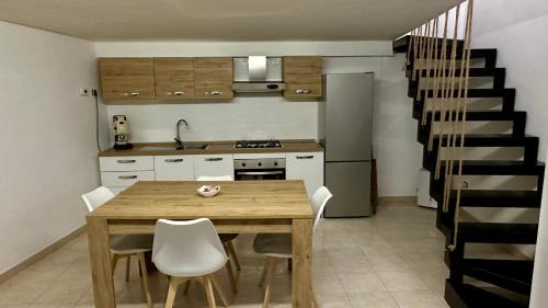 Pollena Trocchia House | Casa Francesca - vicino Napoli comfort e tranquillità