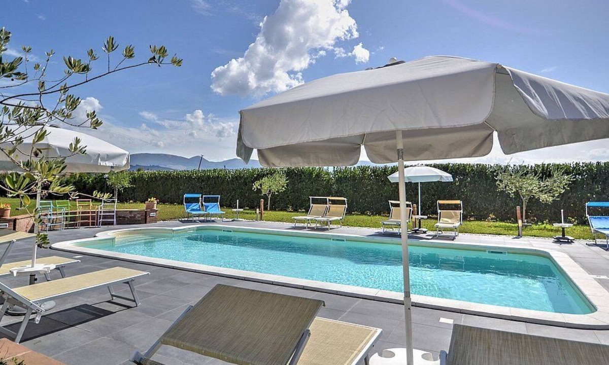 Spello House | Casa Ilena A: A graceful apartment situated in a quiet location, a few minutes from the town center, with Free WI-FI.