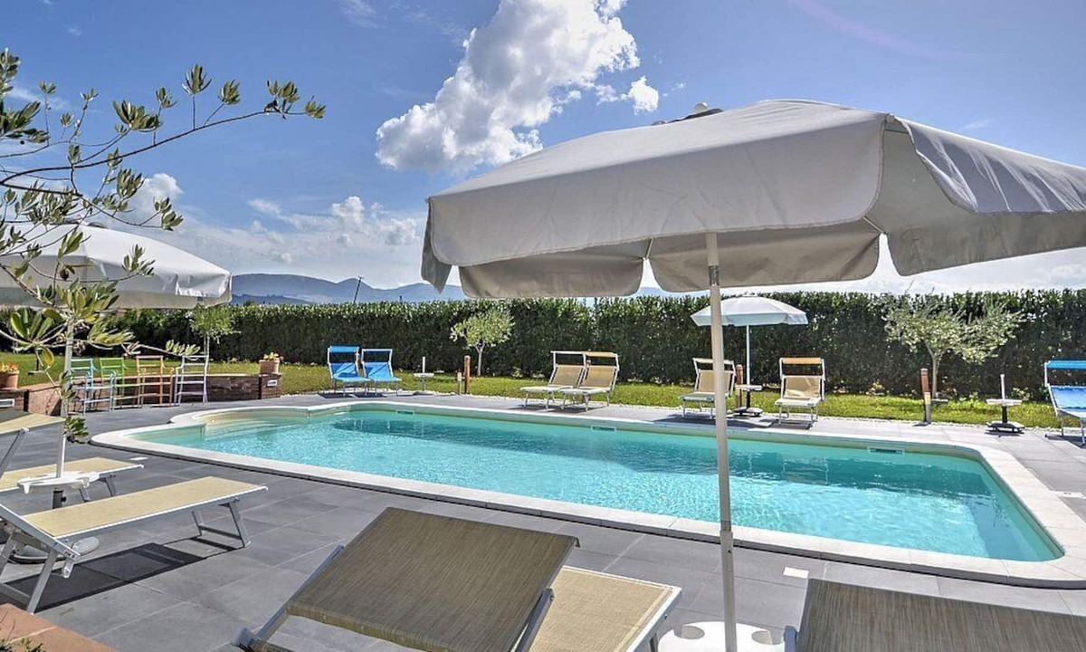 Spello House | Casa Ilena F: A graceful apartment situated in a quiet location, a few minutes from the town center, with Free WI-FI.