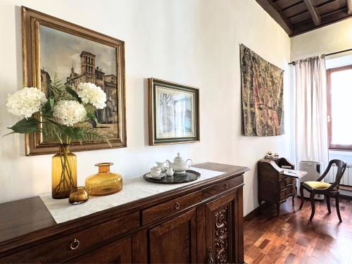 Rione XIV Borgo Apartment | Casa Lovera in Vaticano - Elegant Charming Historic APT