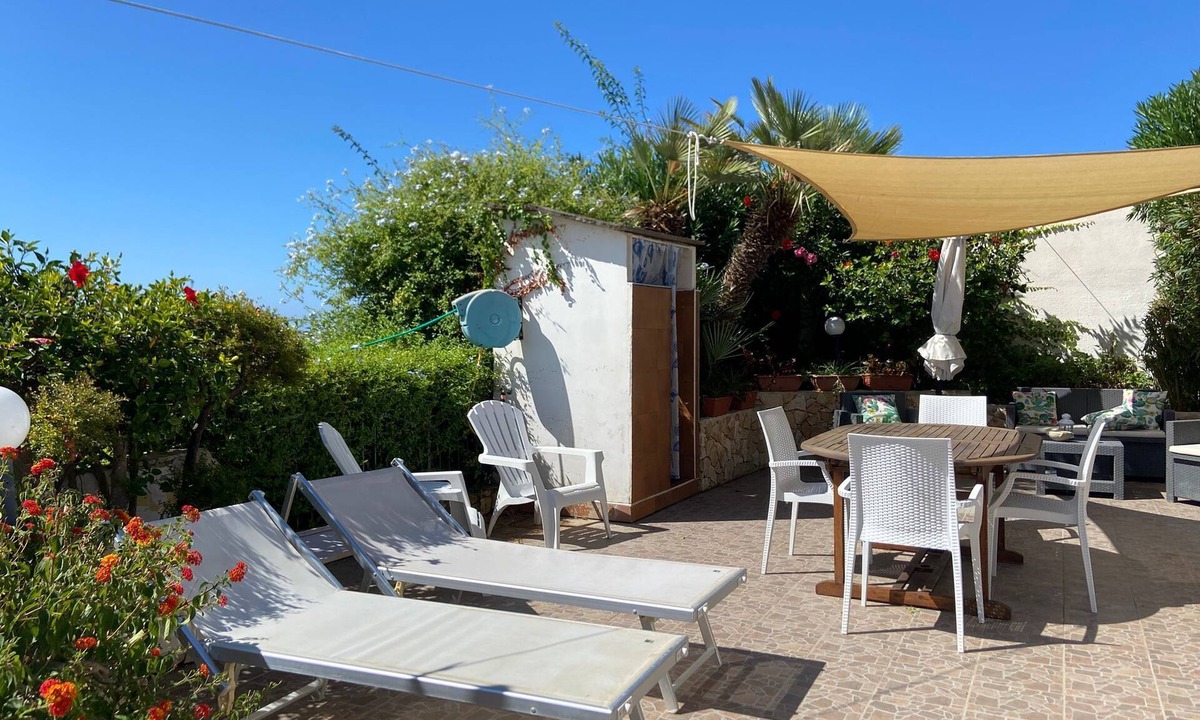 Zona Portuale Villa | Casa Mare Holiday, Beachfront villa equipped with amenities and beach nearby
