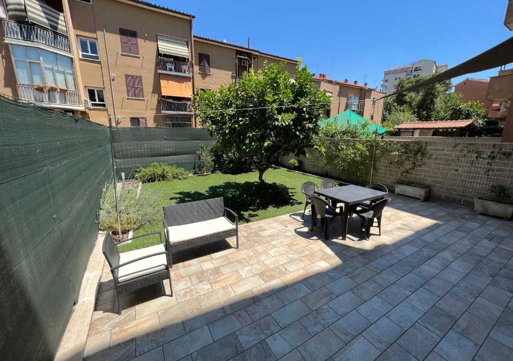 Cinecitta House | Casa Paestum. Your wonderful garden in Rome