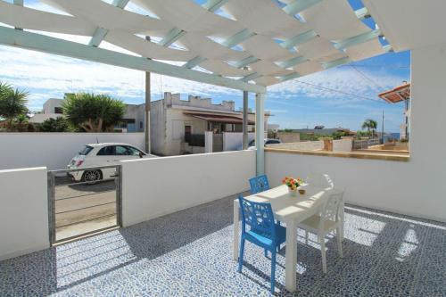Posto Rosso House | Case vacanza Bluè a 200 mt mare - Apulia Home