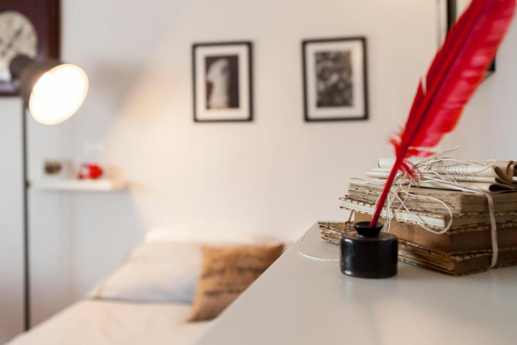 San Frediano Apartment | Central Pitti Studio Flat