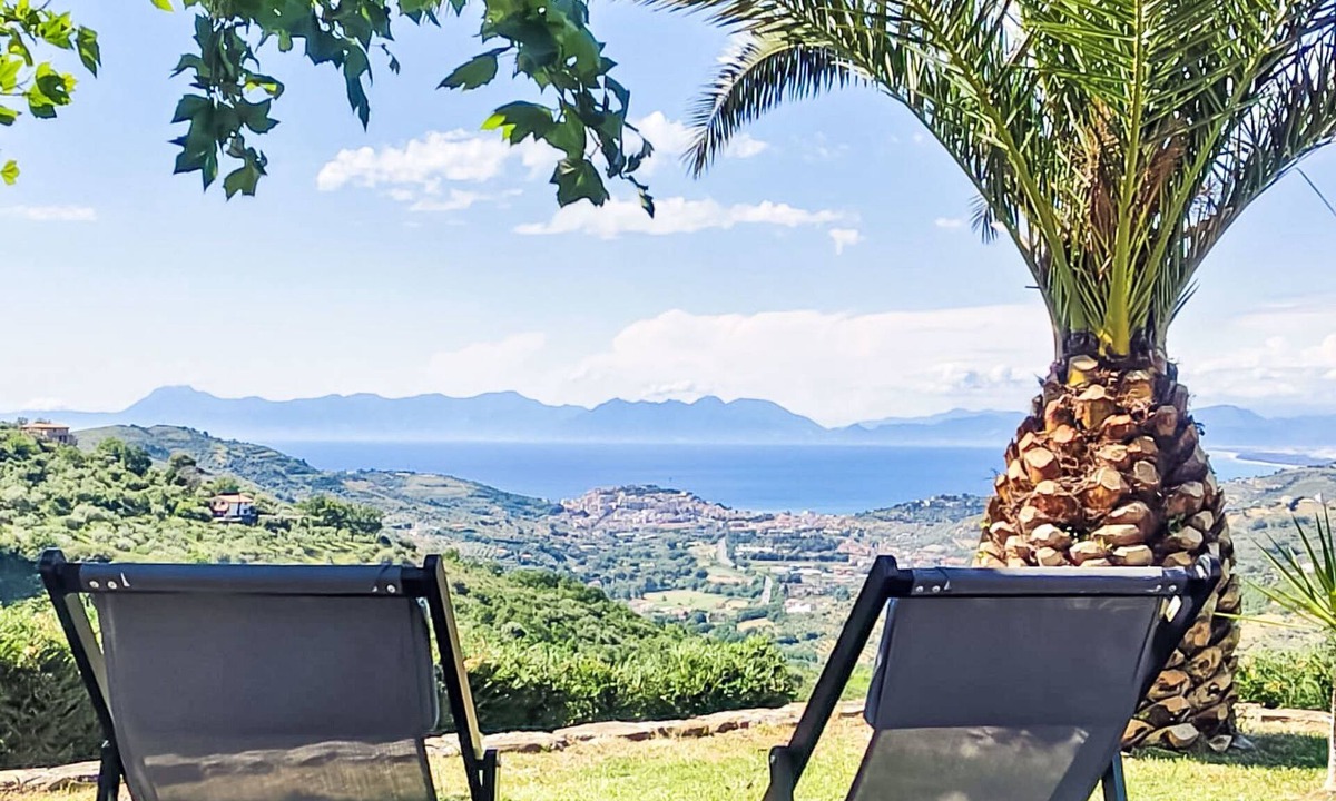 Laureana Cilento House | Chalet 'Panorama' mit Infinity-Pool by Interhome