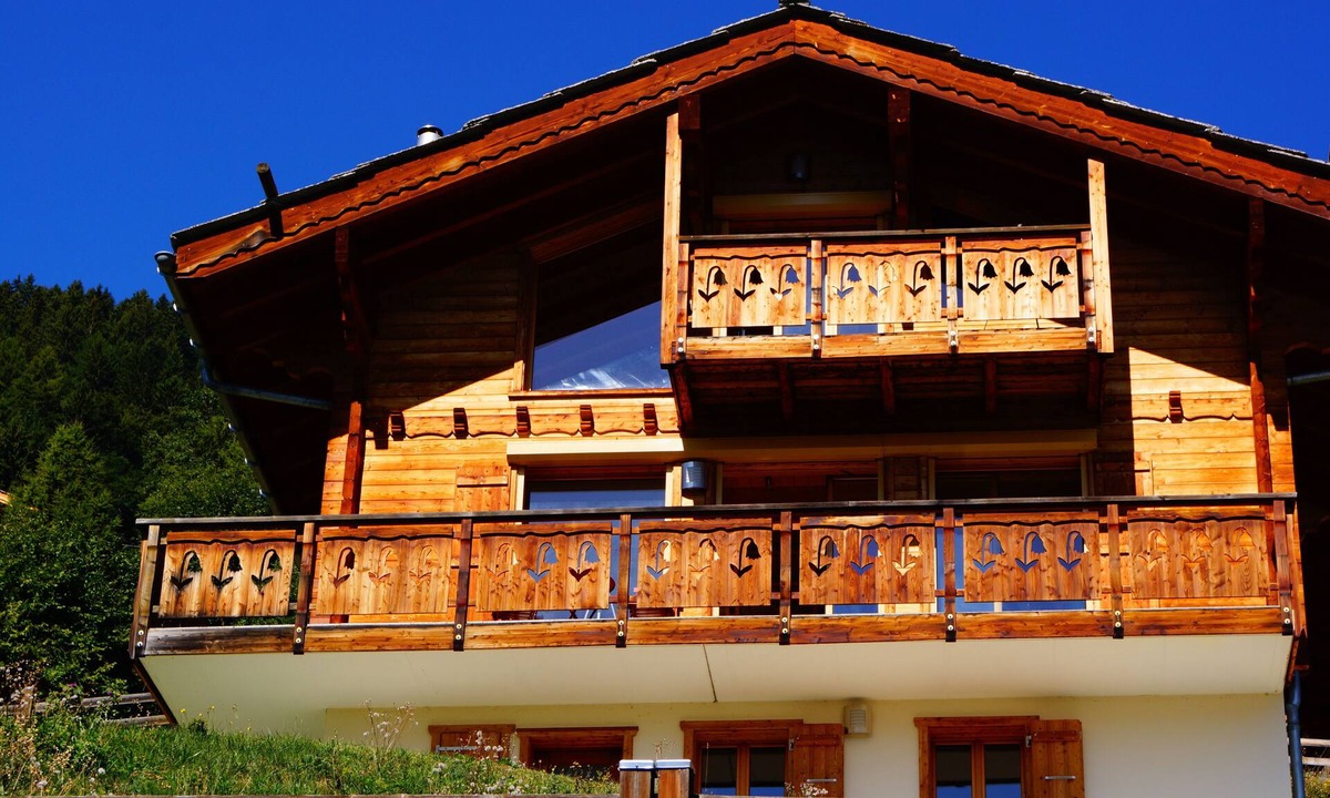 Heremence Ski Chalet | Chalet panoramic view in the sun, terrace, sauna, 4 Valleys domain and trails