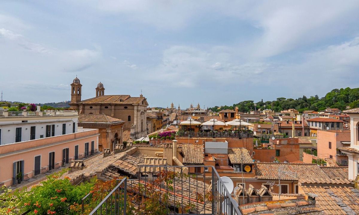 Rione III Colonna Apartment | Charme and View in the Heart of Rome