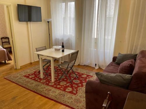 Campitelli Apartment | Charming Apartment Near Roman Forum - 60 m²